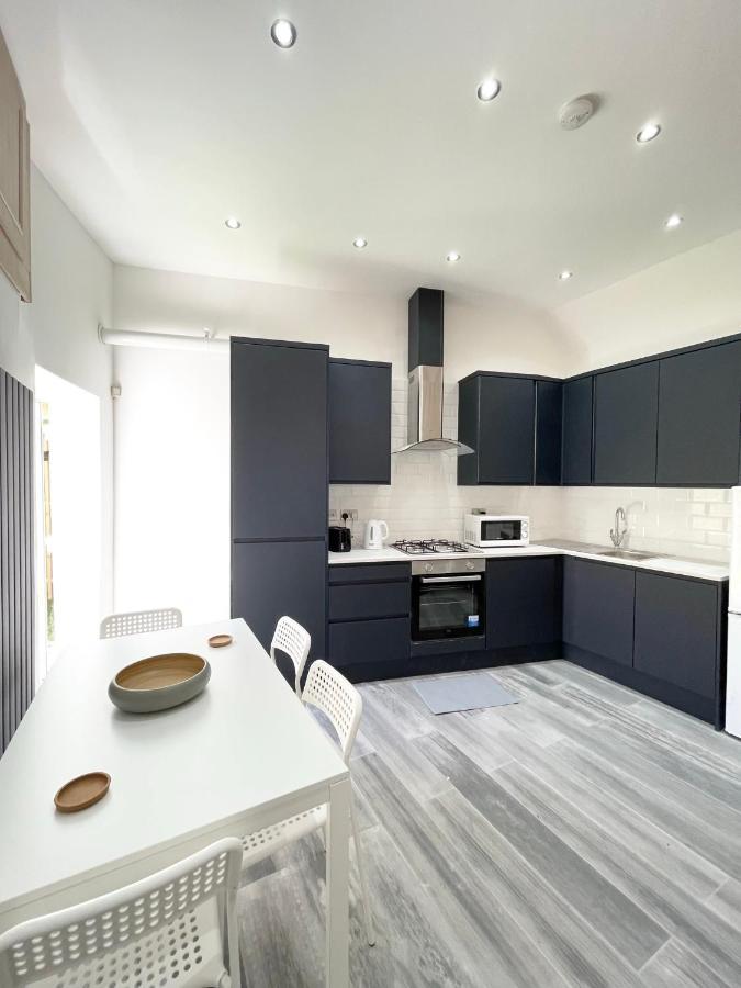 Lovely 4 Bed Apartment Perfect For Families! London Eksteriør billede