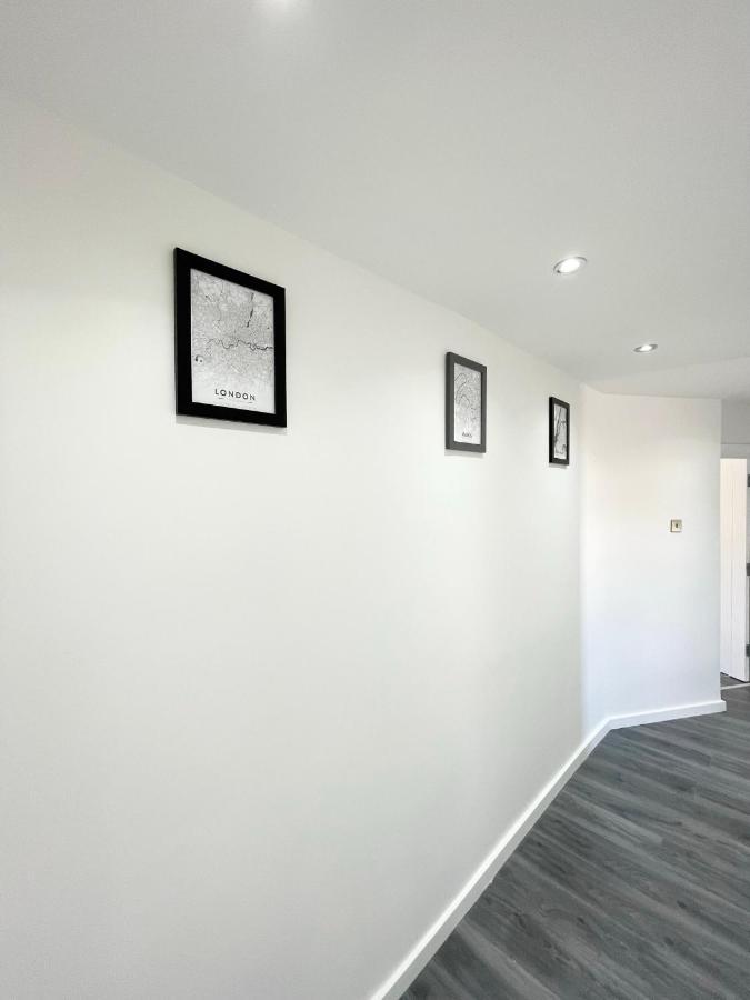Lovely 4 Bed Apartment Perfect For Families! London Eksteriør billede