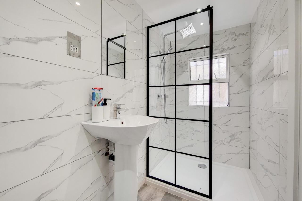 Lovely 4 Bed Apartment Perfect For Families! London Eksteriør billede